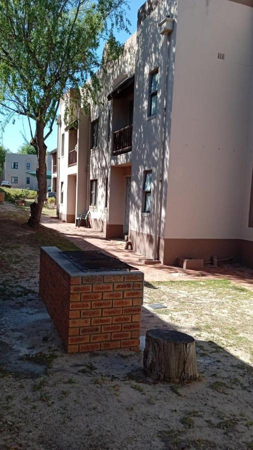 Broadway Self Catering Apartments Durbanville Exterior foto
