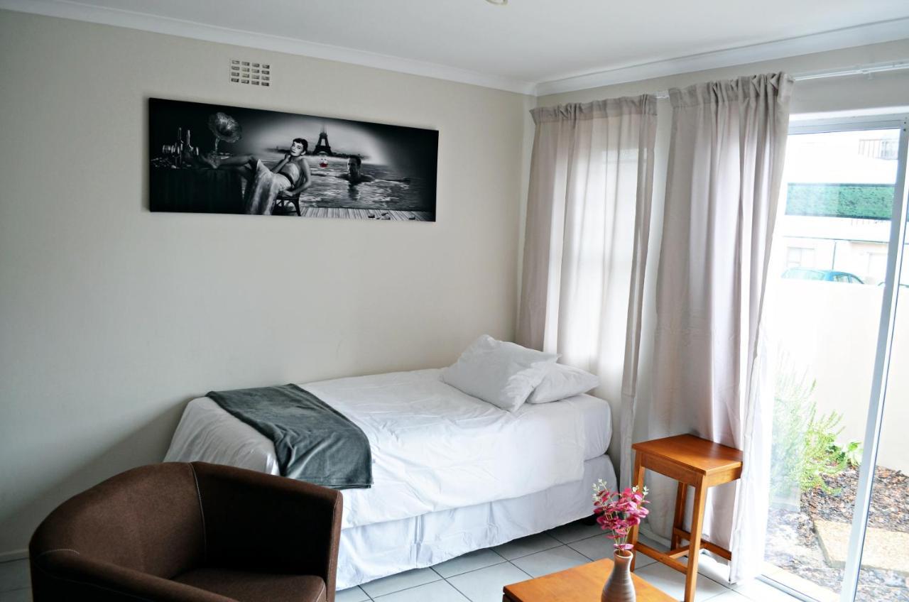 Broadway Self Catering Apartments Durbanville Exterior foto