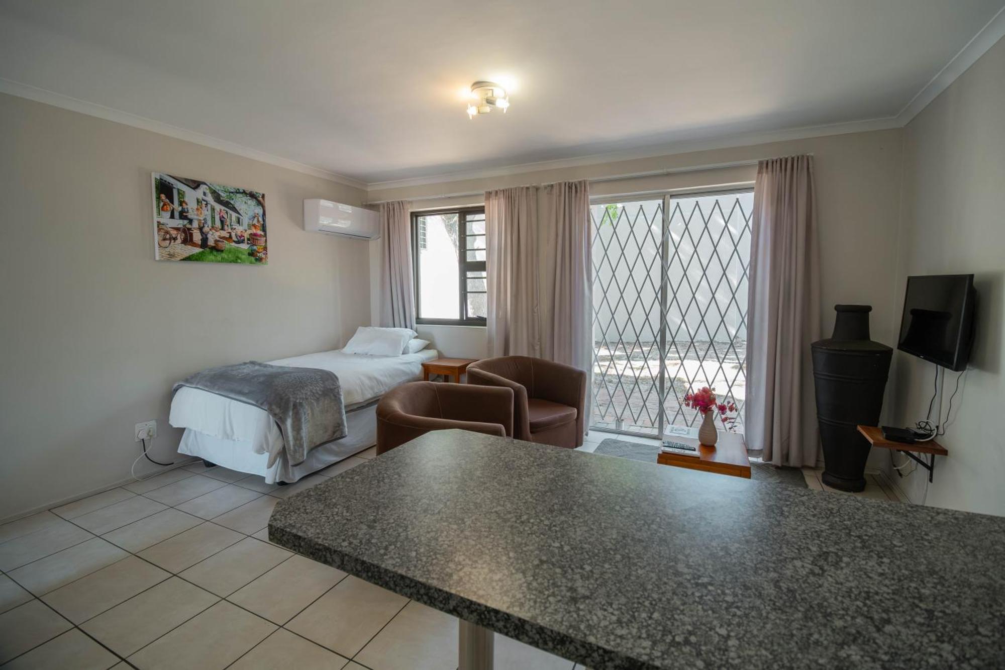 Broadway Self Catering Apartments Durbanville Exterior foto
